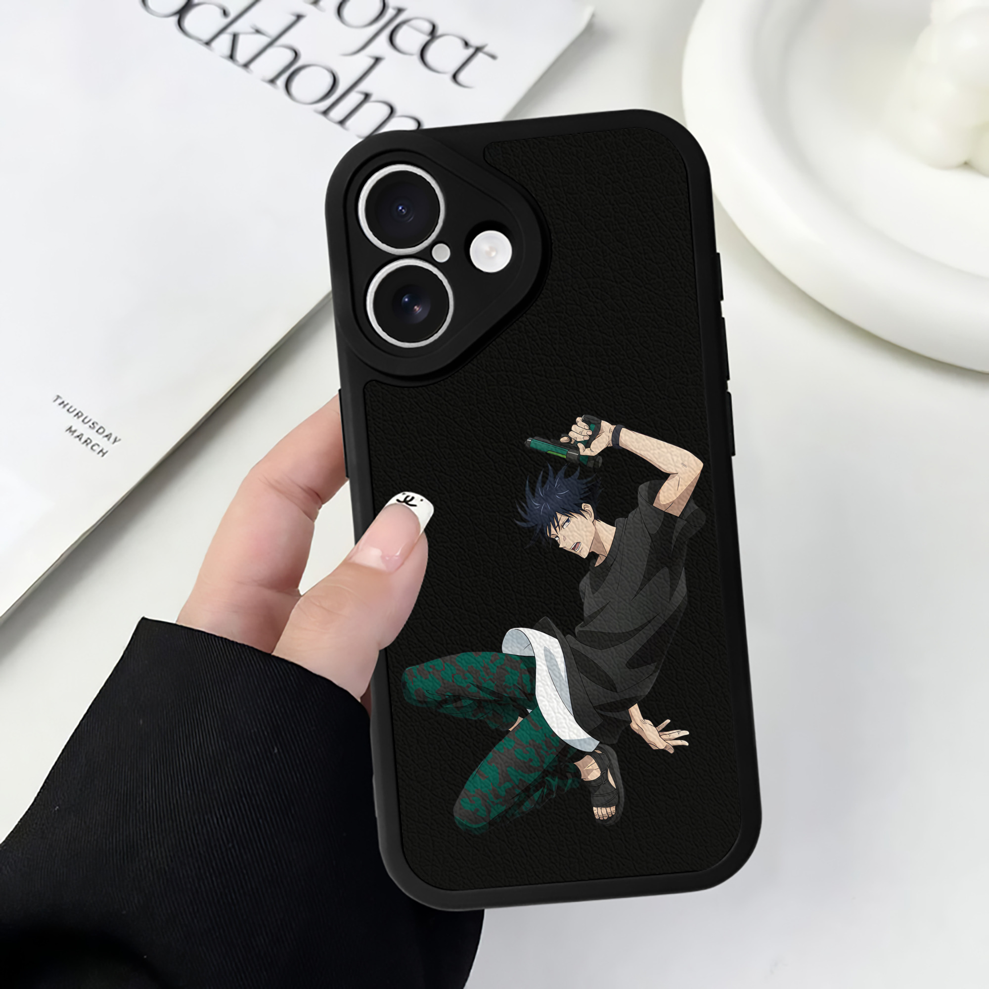 （画像用） 呪術廻戦 Jujutsu Kaisen 【iPhone 16シリーズ対応】シリコンスマホケース（レザー調） 材質：シリコン